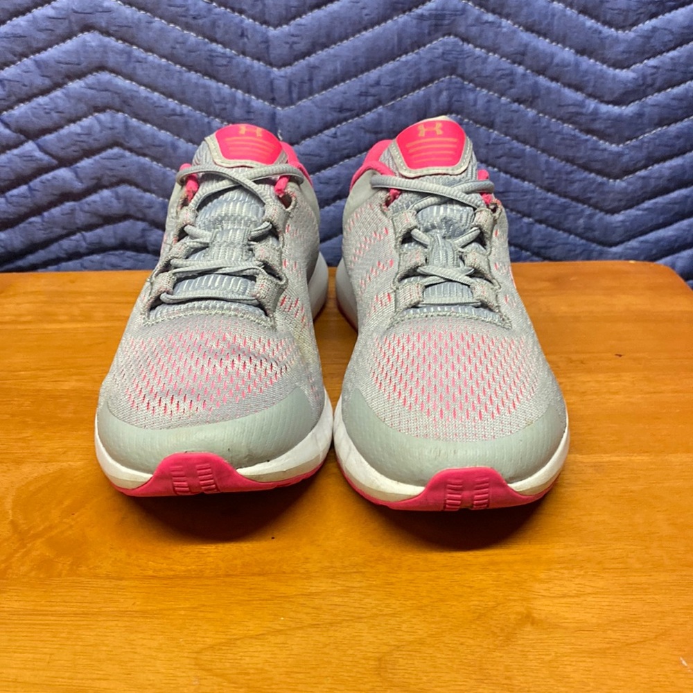 Girls UA sneakers